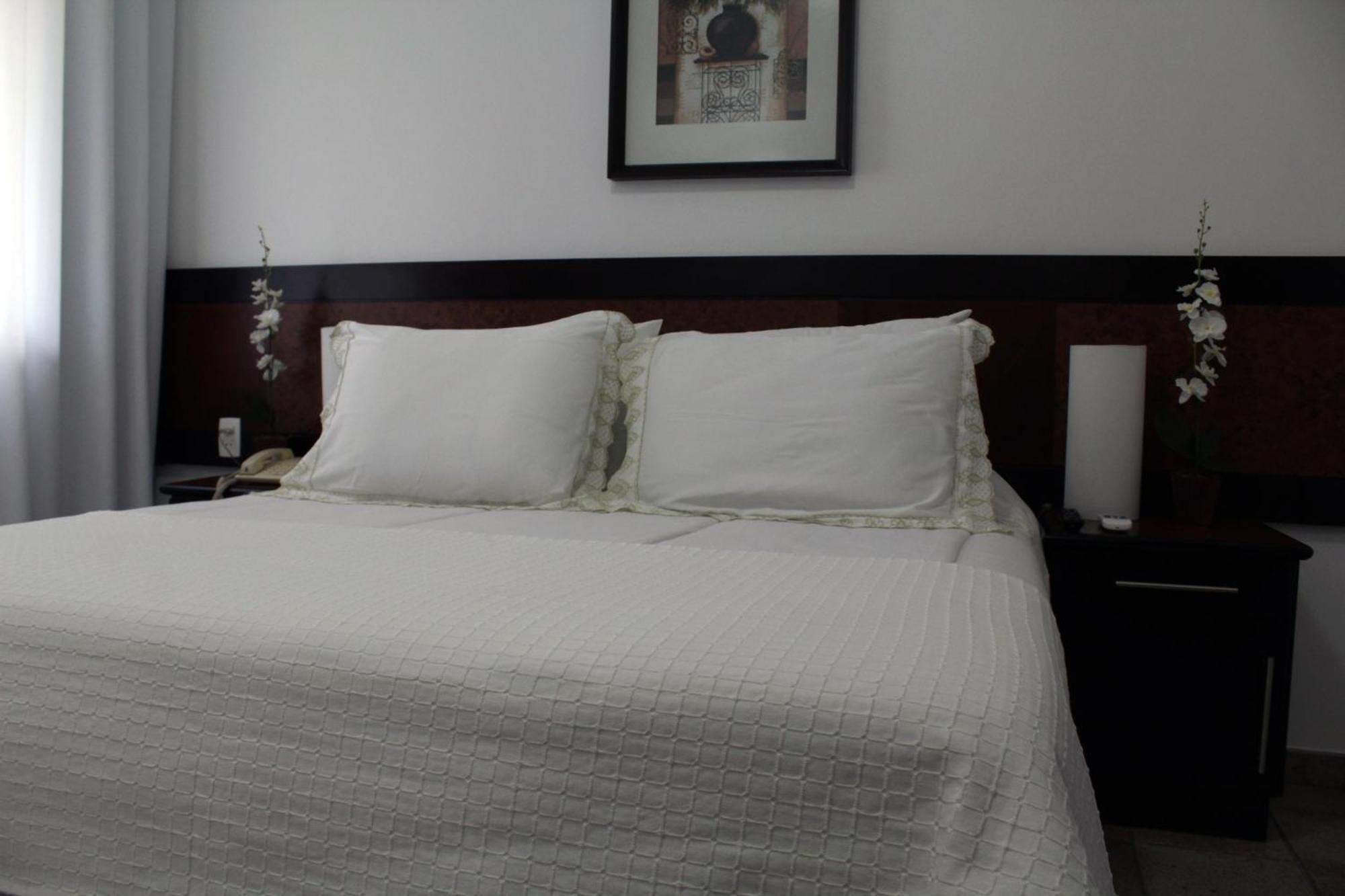 Hotel Dom Henrique Timóteo Екстериор снимка
