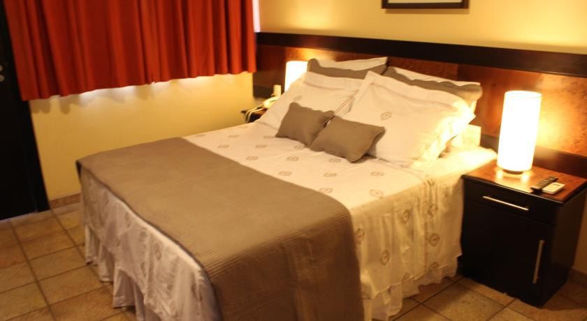 Hotel Dom Henrique Timóteo Екстериор снимка