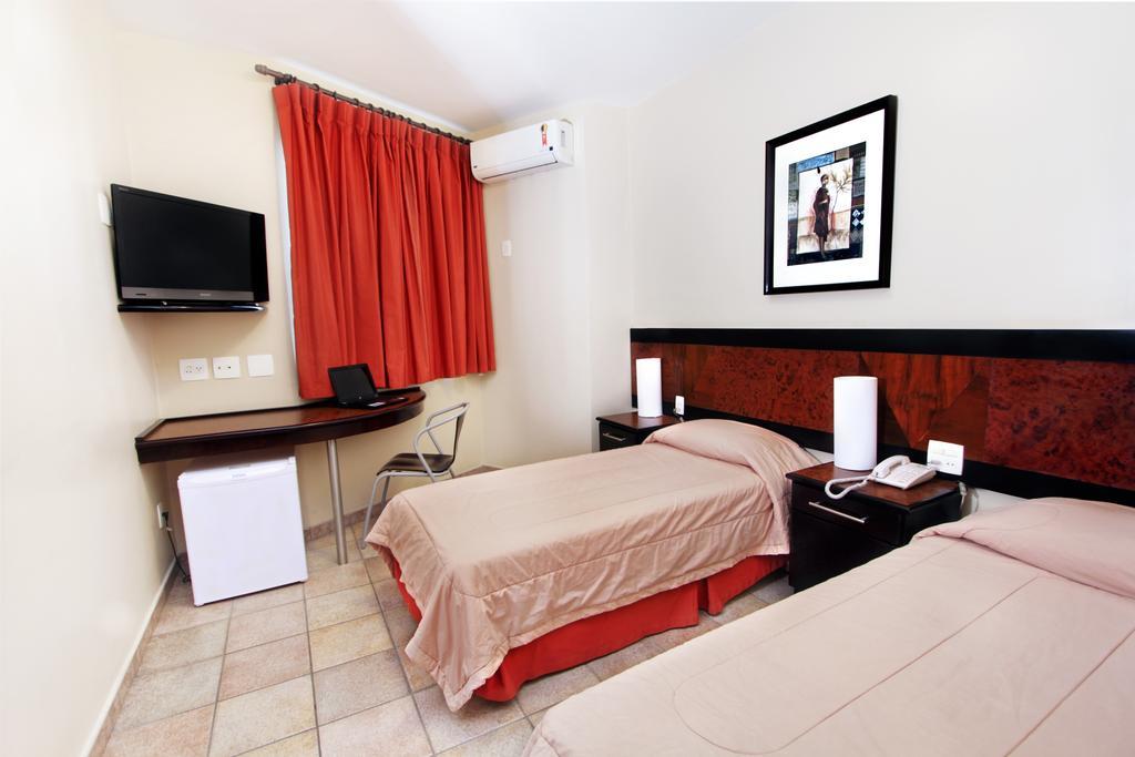 Hotel Dom Henrique Timóteo Екстериор снимка