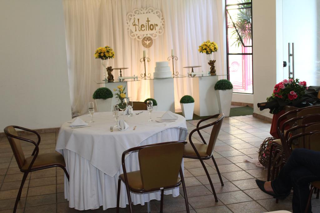 Hotel Dom Henrique Timóteo Екстериор снимка