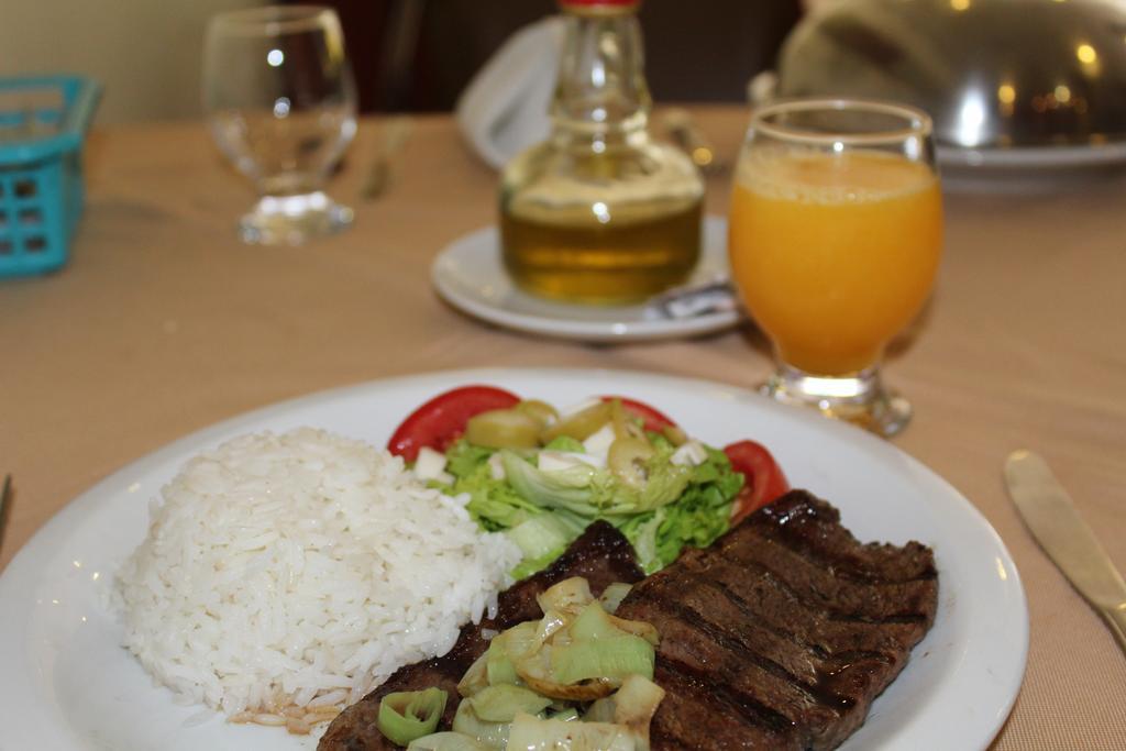 Hotel Dom Henrique Timóteo Екстериор снимка