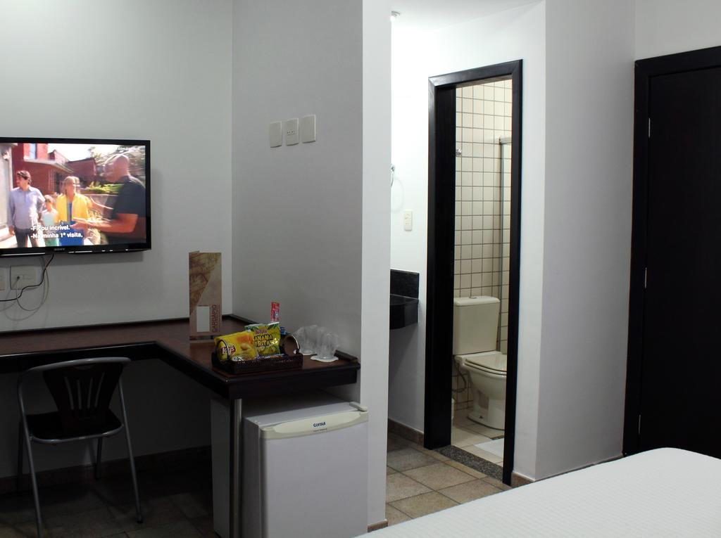 Hotel Dom Henrique Timóteo Екстериор снимка