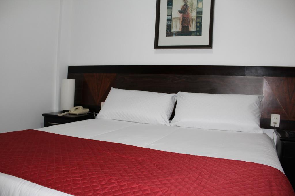 Hotel Dom Henrique Timóteo Екстериор снимка