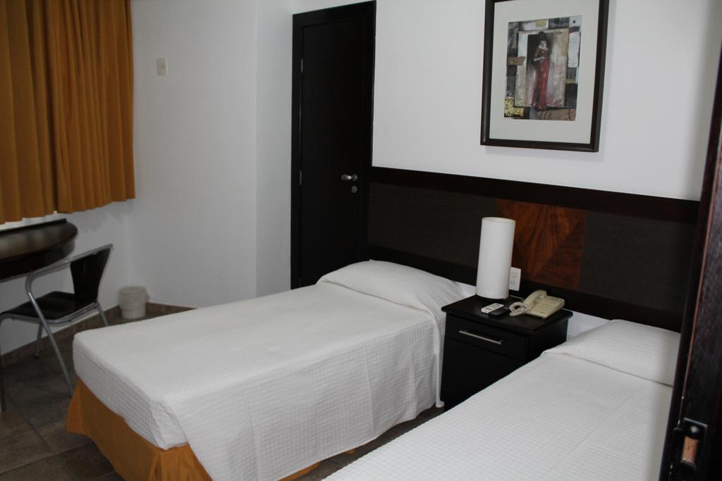 Hotel Dom Henrique Timóteo Екстериор снимка