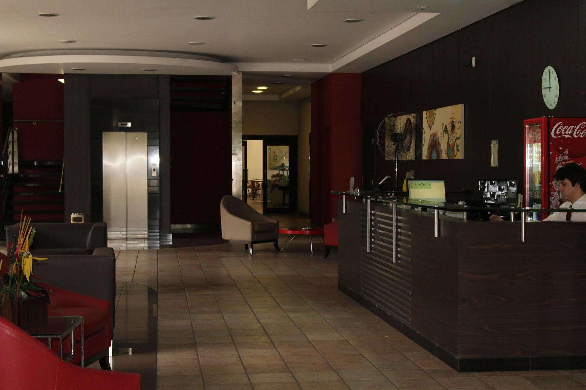 Hotel Dom Henrique Timóteo Екстериор снимка