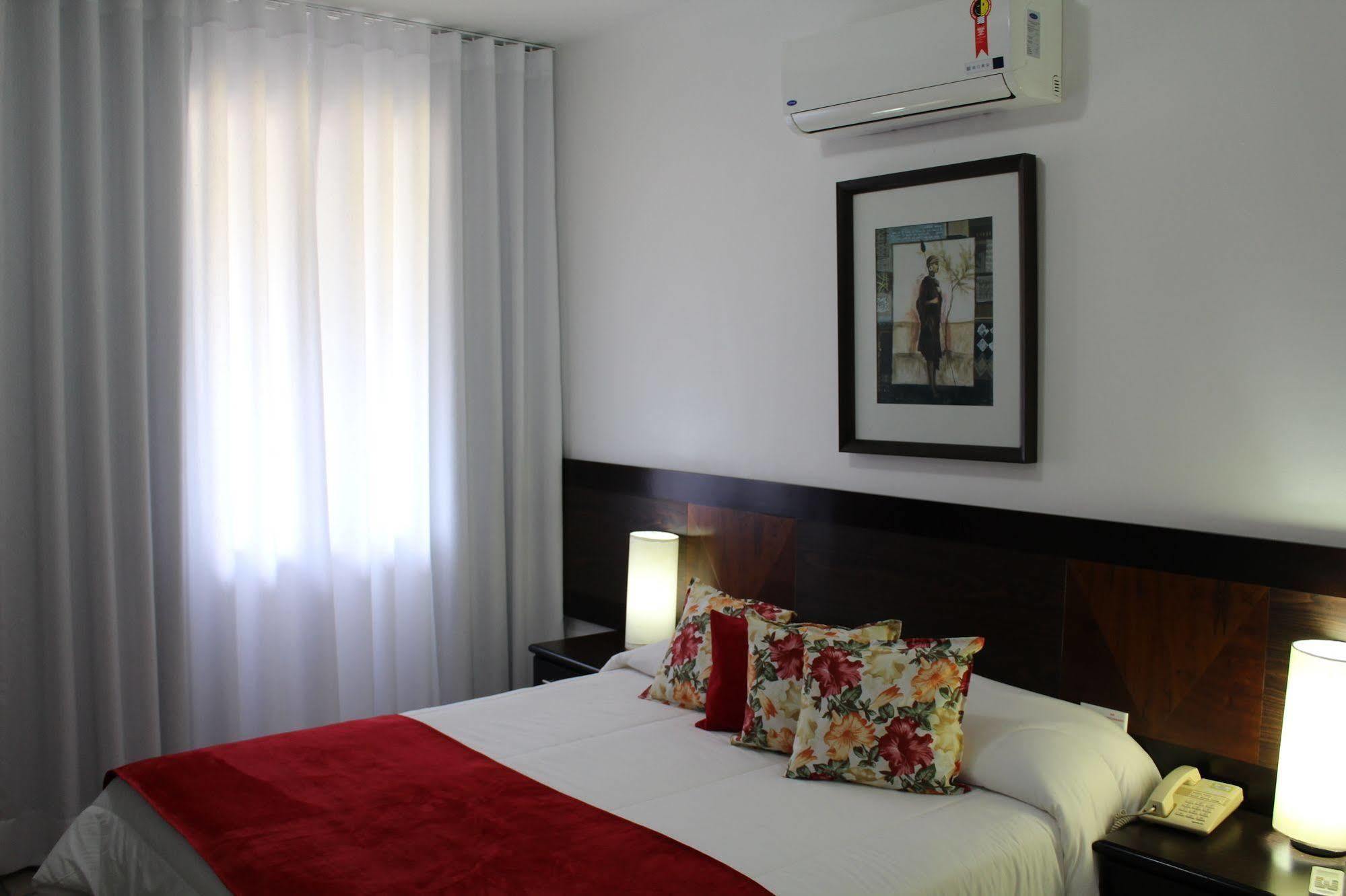 Hotel Dom Henrique Timóteo Екстериор снимка