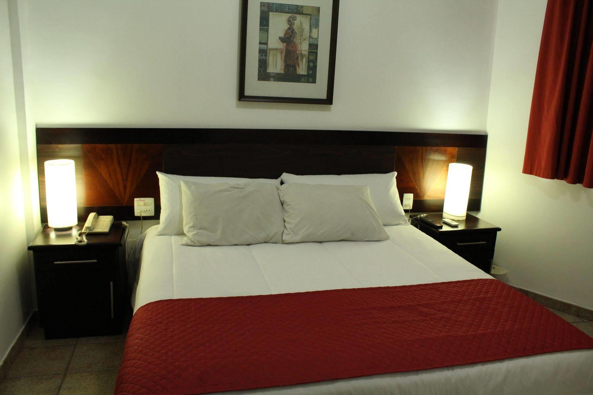Hotel Dom Henrique Timóteo Екстериор снимка